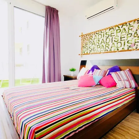Big 2 Bedroom, Xxl Pool, In Hearth Of Appartement