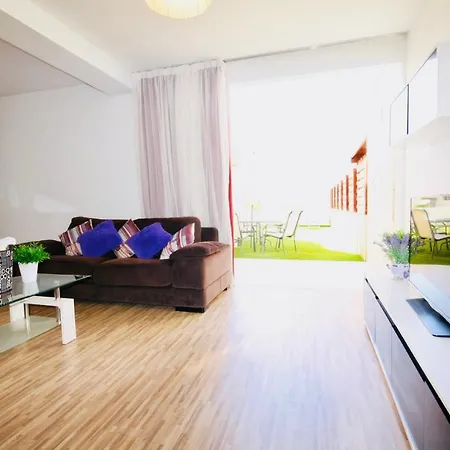 Big 2 Bedroom, Xxl Pool, In Hearth Of Appartement Ayía Nápa